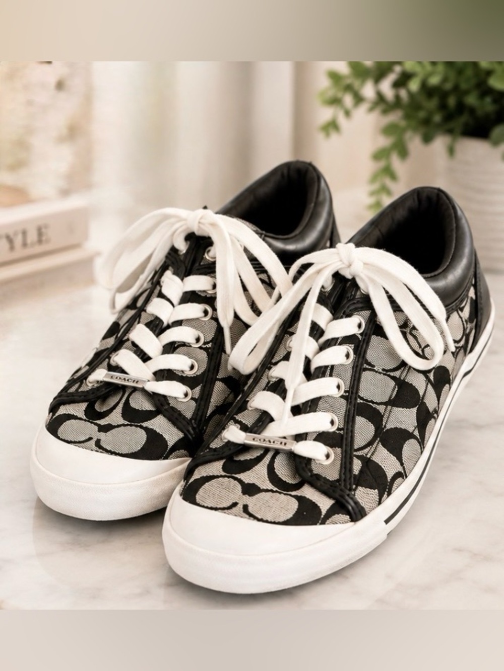 Coach Francesca Signature C Black Grey Sneakers Women’s Size 10B